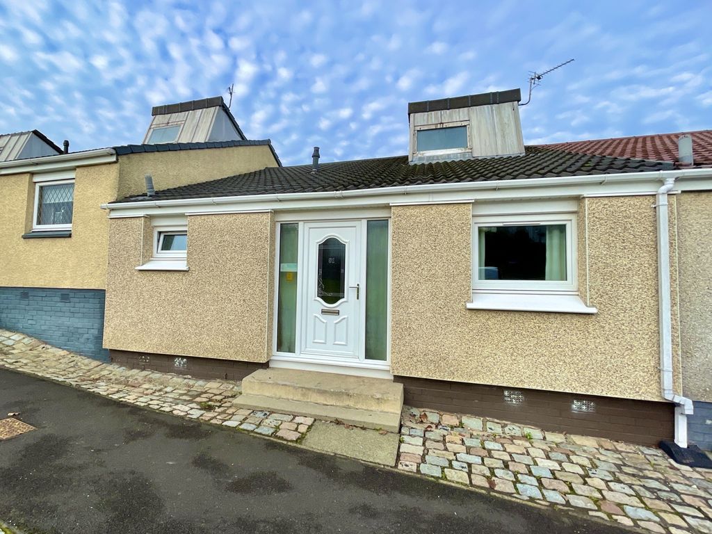 3 bed terraced house for sale in Holms Crescent, Erskine PA8, £129,995
