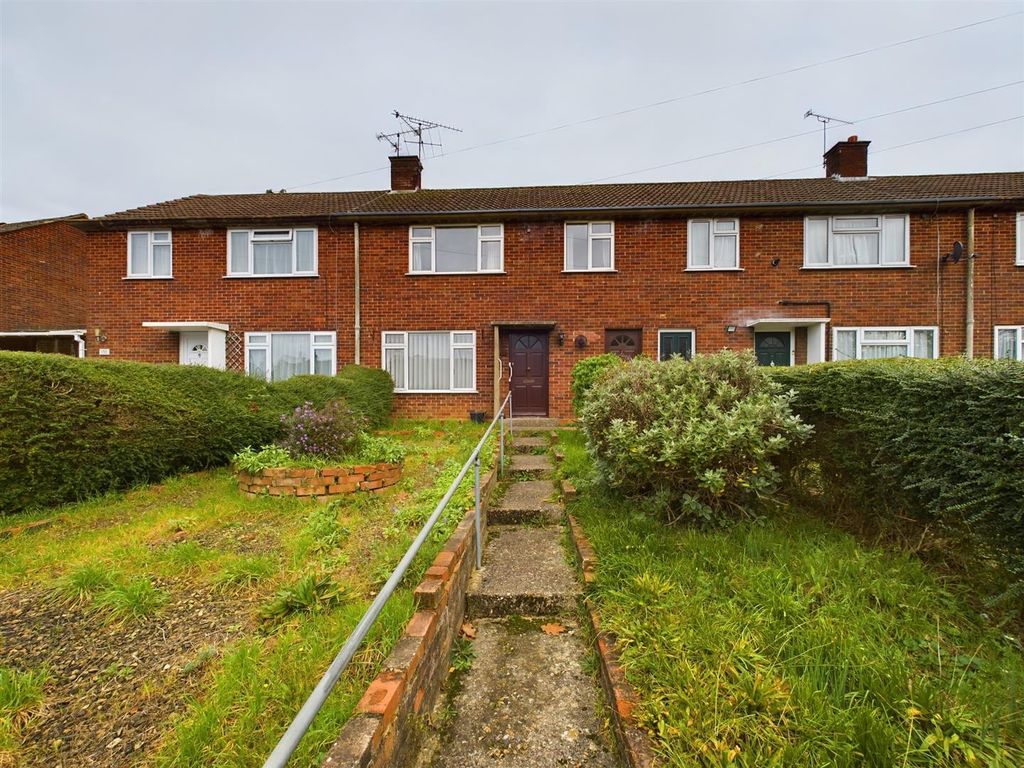 3 bed terraced house for sale in The Meadway, Tilehurst, Reading RG30, £275,000