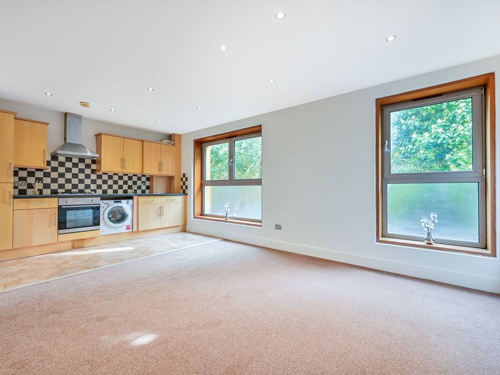 1 bed flat for sale in Kingston Hill, Kingston, Kingston Upon Thames KT2, £320,000