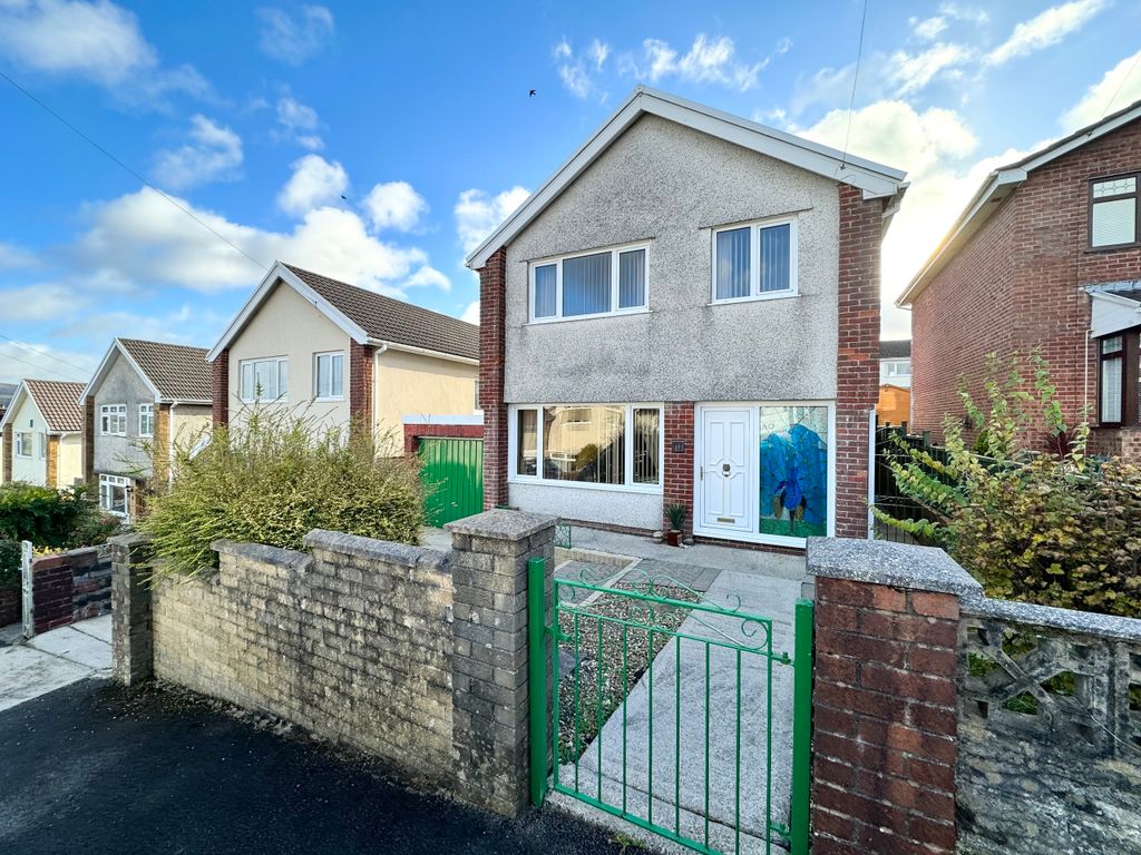 3 bed detached house for sale in Parc Glas, Cwmdare, Aberdare CF44, £239,000