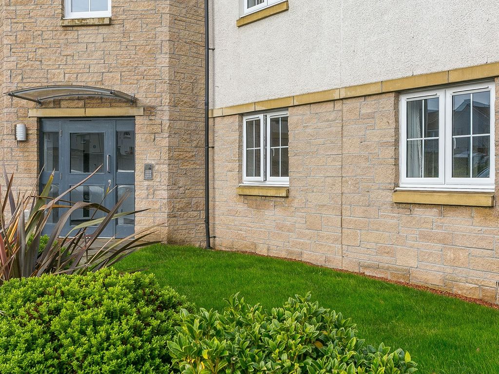 2 bed flat for sale in Dauline Road, South Queensferry EH30, £199,000
