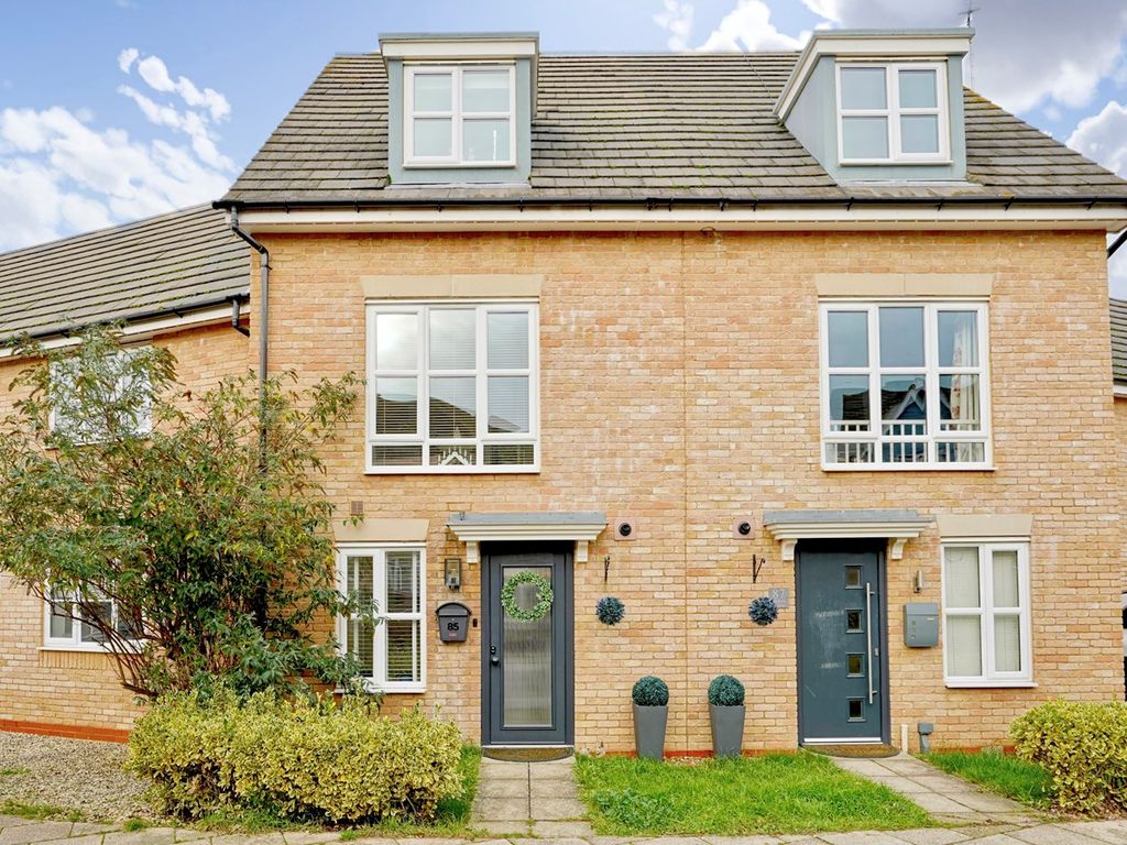 4 bed town house for sale in Stokes Drive, Godmanchester, Huntingdon PE29, £380,000