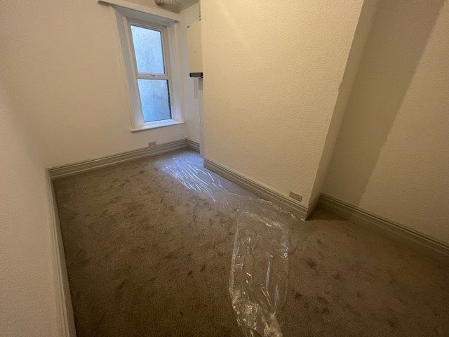 2 bed flat to rent in Old Christchurch Road, Bournemouth BH1, £950 pcm