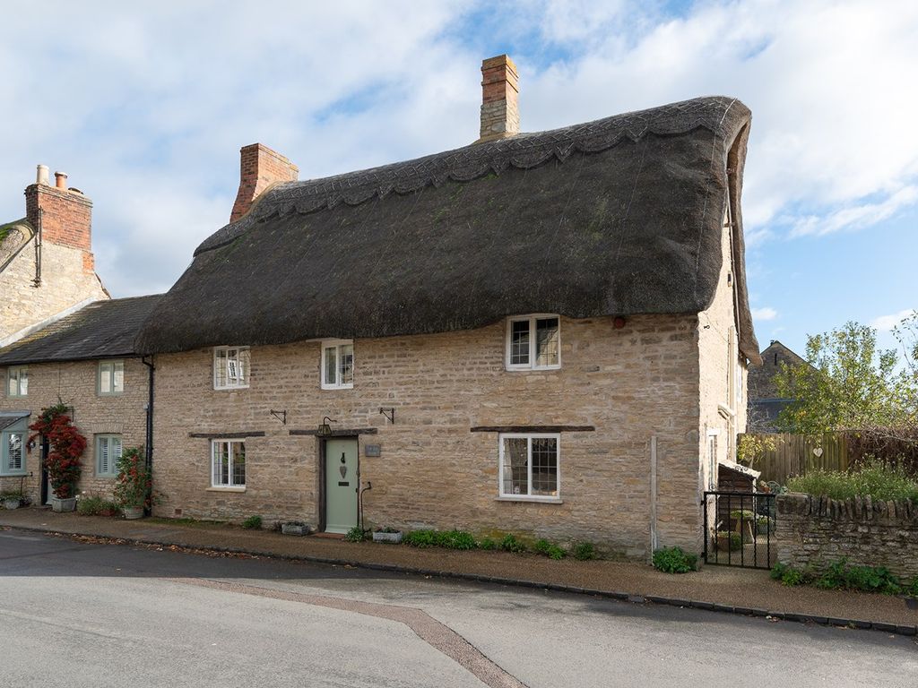 4 bed cottage for sale in High Street, Weston Underwood, Buckinghamshire MK46, £795,000