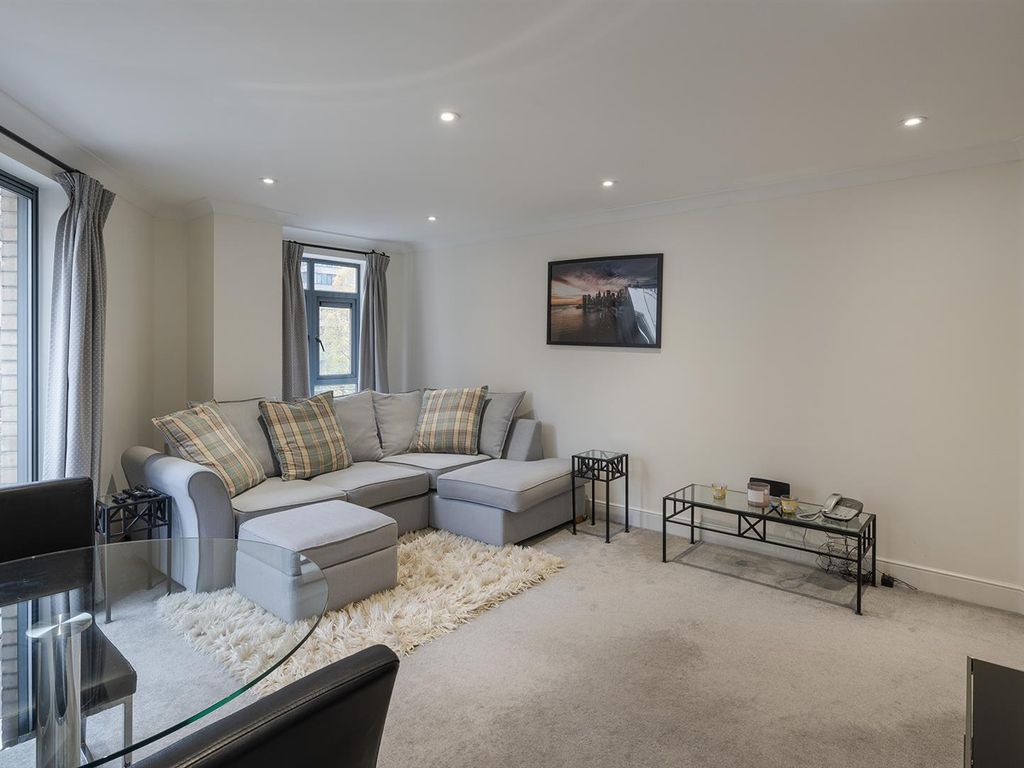 2 bed flat for sale in Bridgewater Square, London EC2Y, £700,000