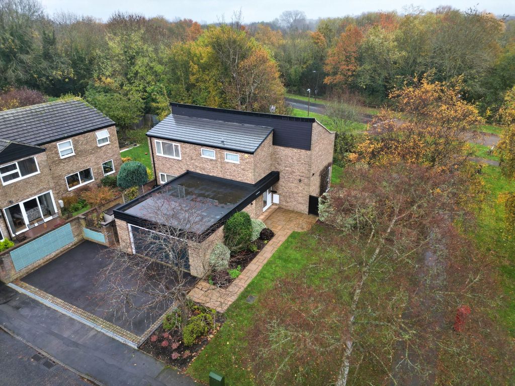 4 bed detached house for sale in Northwich, Woughton Park MK6, £550,000