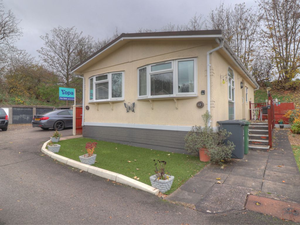 2 bed mobile/park home for sale in Barkby Thorpe Lane, Thurmaston, Leicester LE4, £110,000