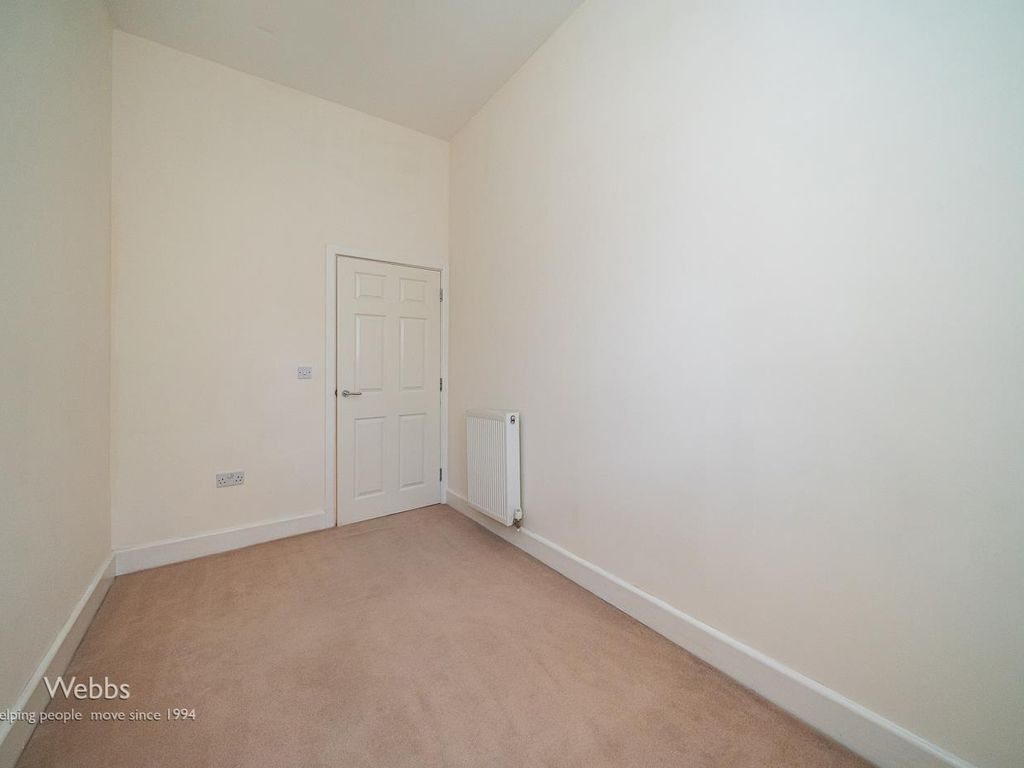 2 bed flat for sale in Bealeys Close, Bloxwich, Walsall WS3, £138,000