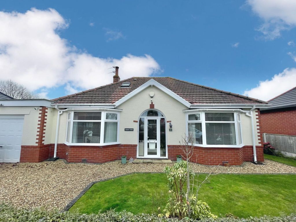 3 bed bungalow for sale in Stanah Gardens, Thornton FY5, £325,000
