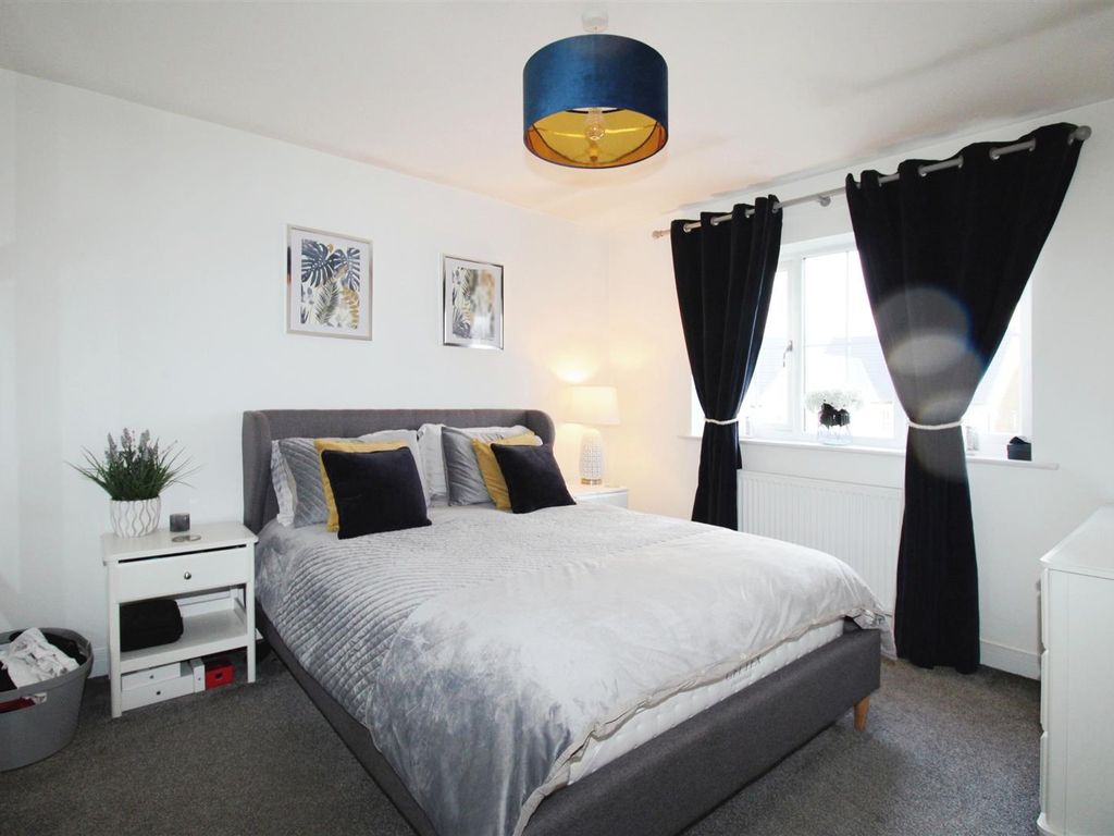 4 bed detached house to rent in Thackley Grange, Bradford BD10, £1,550 pcm