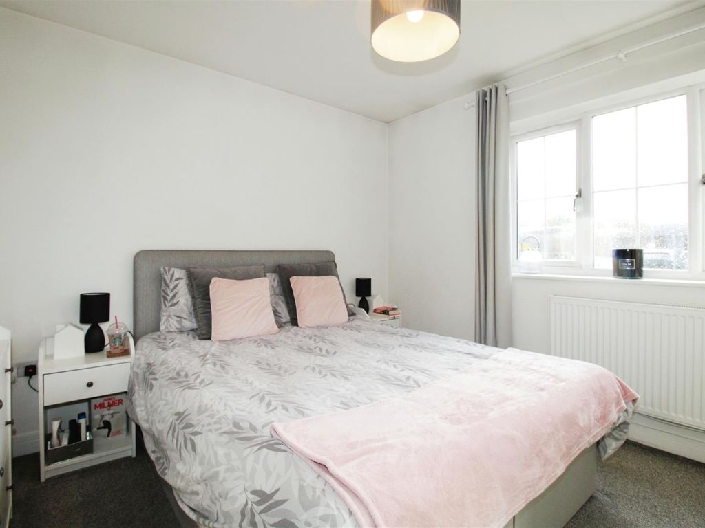 4 bed detached house to rent in Thackley Grange, Bradford BD10, £1,550 pcm