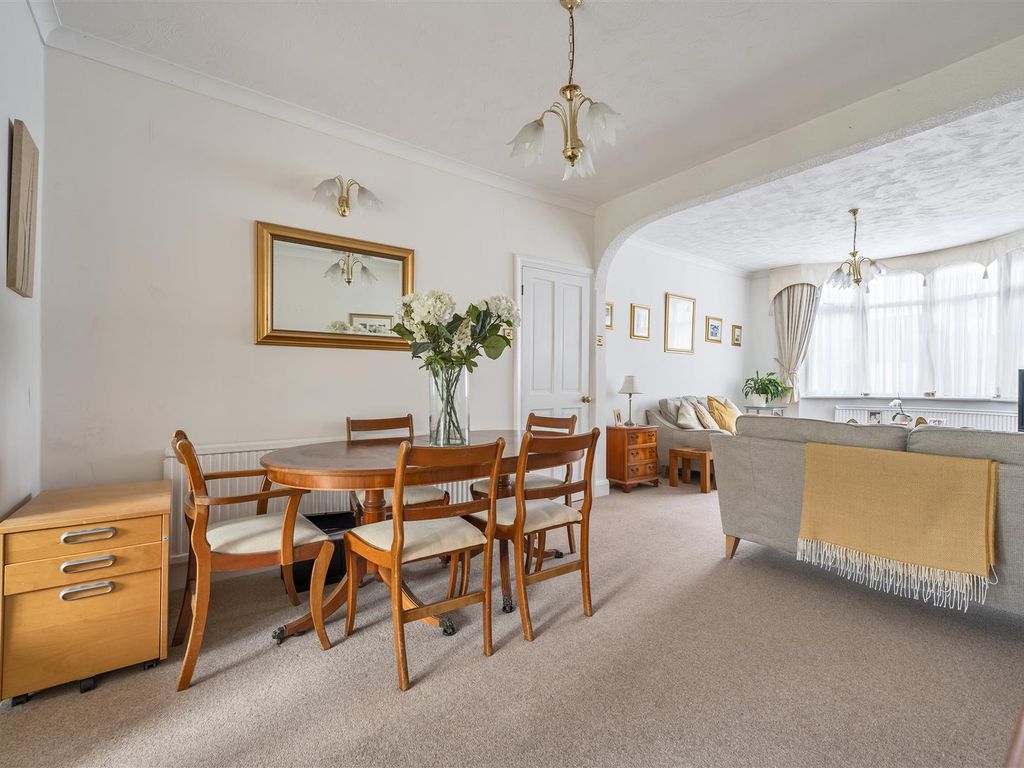 3 bed end terrace house for sale in Abbotts Crescent, London E4, £725,000