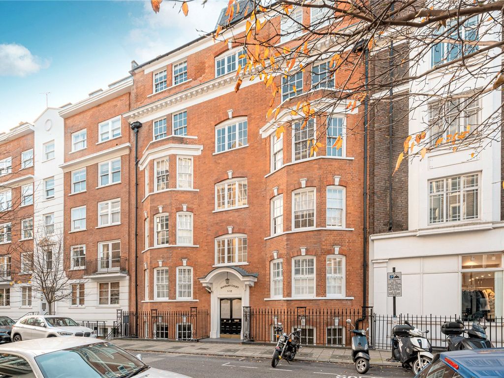 2 bed flat for sale in Maybury Court, Marylebone Street W1G, £1,000,000