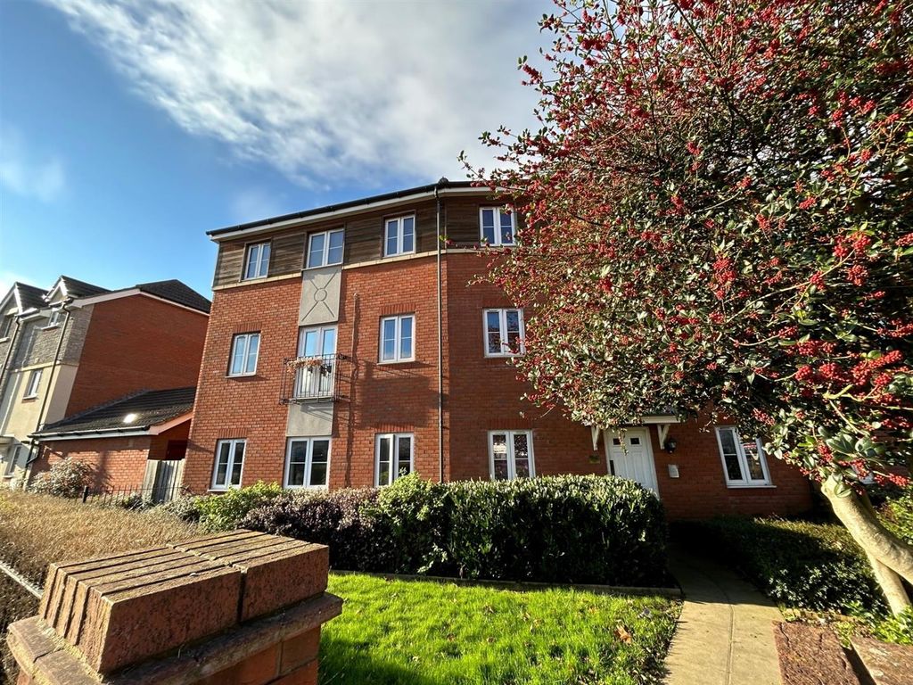 2 bed flat for sale in Birchwood Road, St Annes, Bristol BS4, £240,000