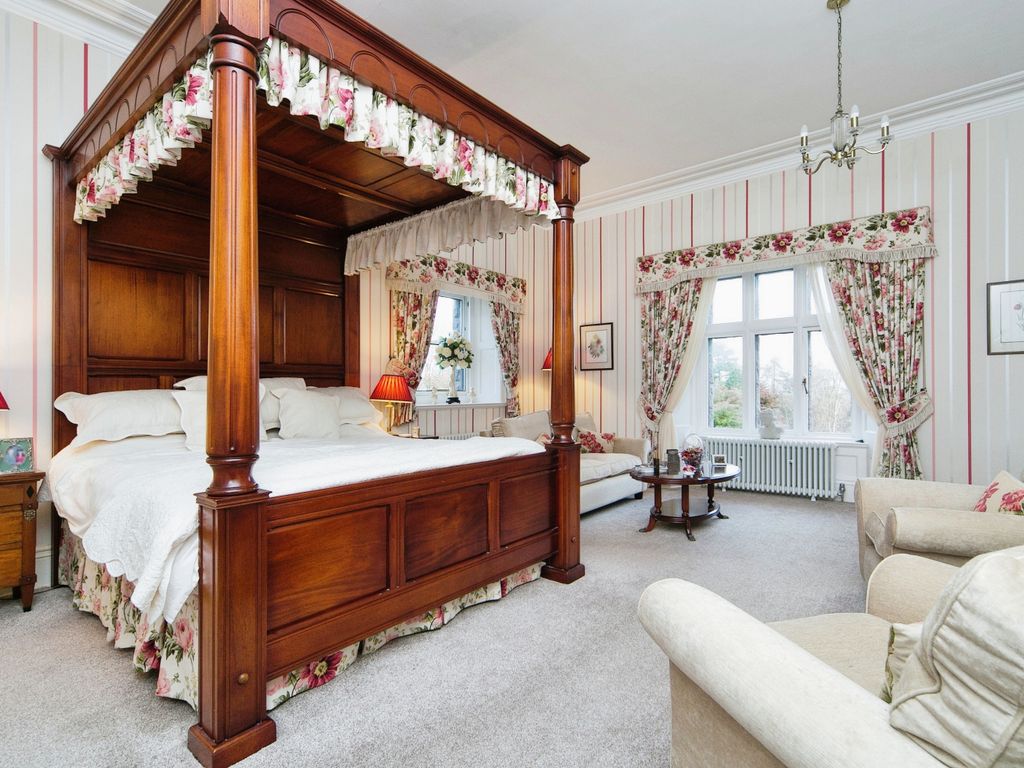 8 bed detached house for sale in Llanbedrog, Gwynedd LL53, £1,400,000