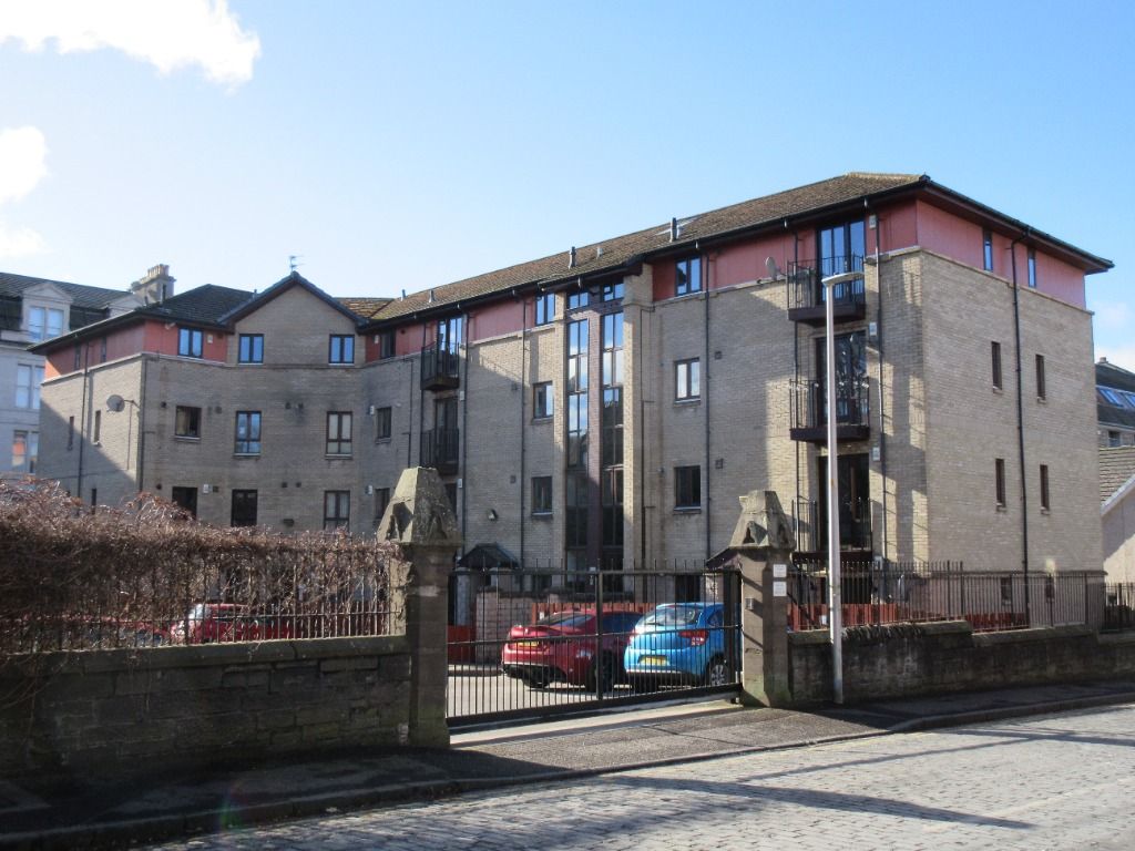 2 bed flat to rent in Baxter Park Terrace, Baxter Park, Dundee DD4, £800 pcm