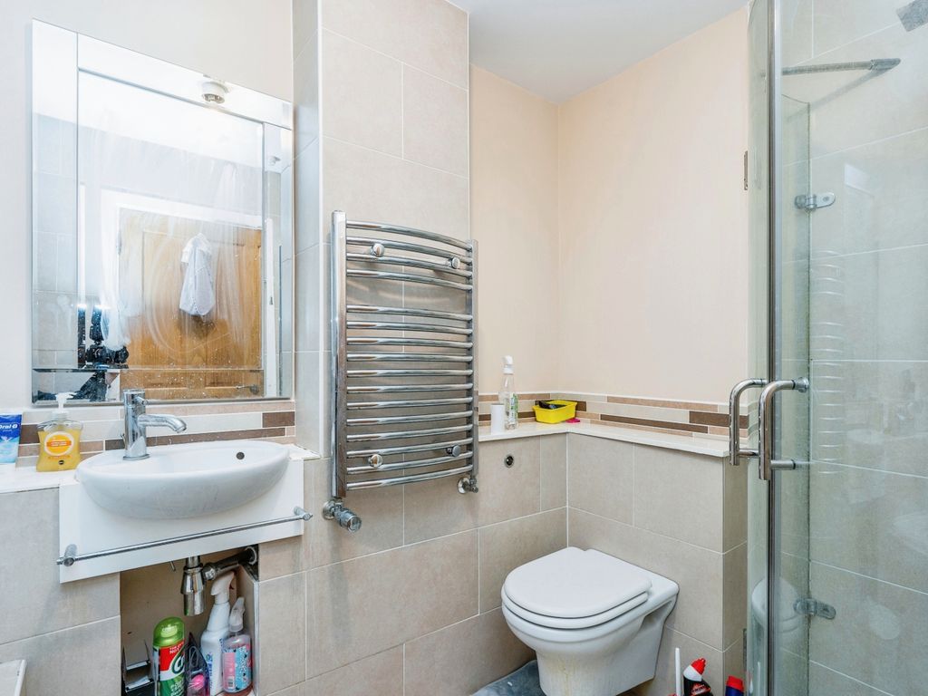 2 bed flat for sale in Regal Close, Portsmouth, Hampshire PO6, £190,000