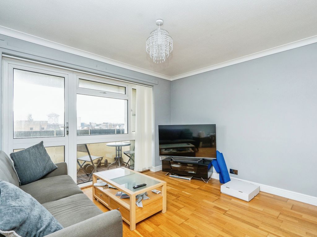 2 bed flat for sale in Regal Close, Portsmouth, Hampshire PO6, £190,000