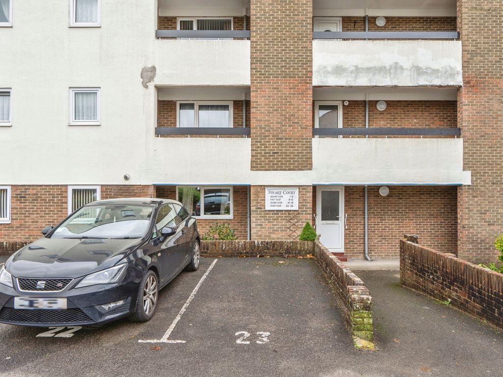 2 bed flat for sale in Regal Close, Portsmouth, Hampshire PO6, £190,000