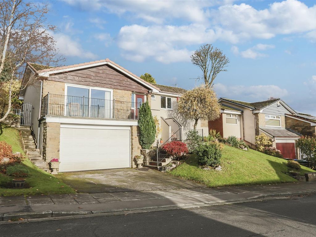 3 bed detached bungalow for sale in Gisburn Drive, Bury BL8, £495,000