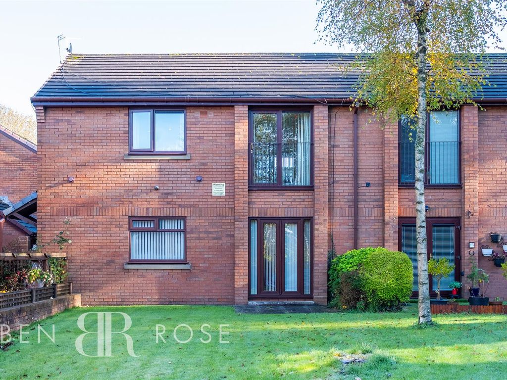 2 bed flat for sale in Rookery Close, Chorley PR7, £84,995
