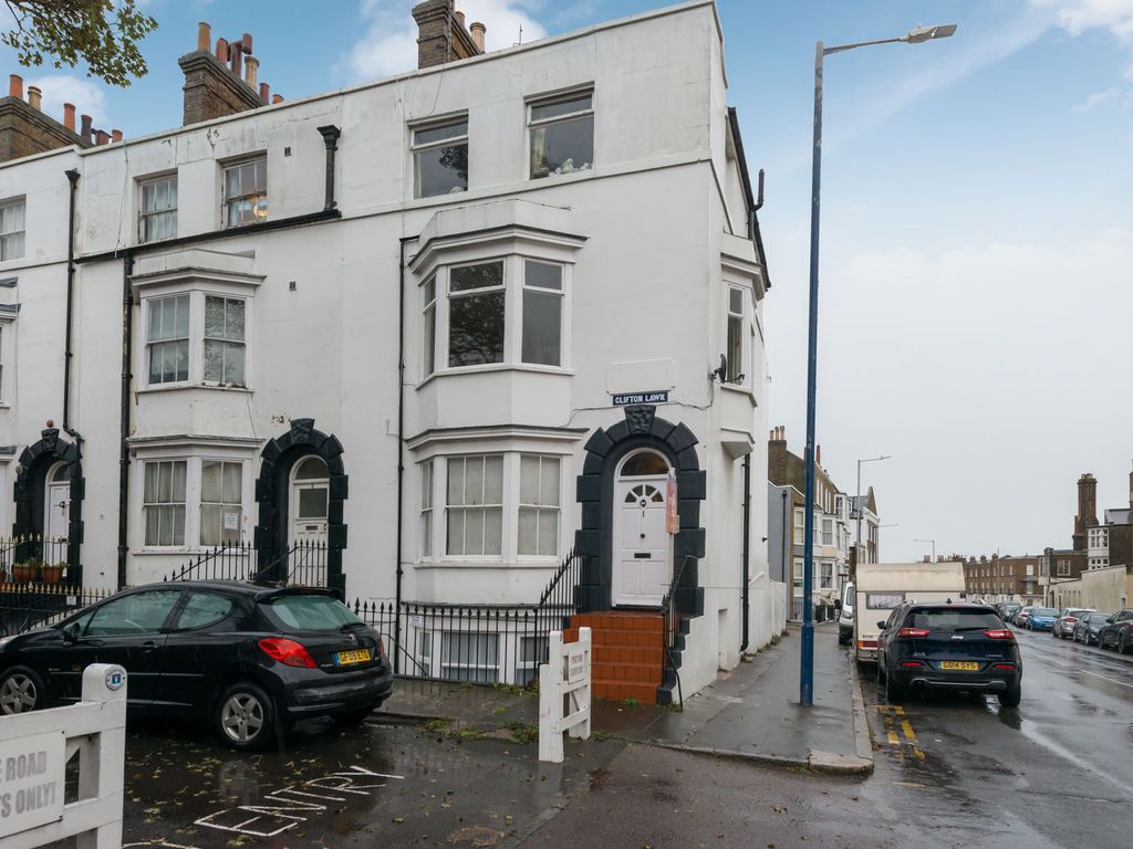 2 bed flat for sale in Clifton Lawn, Ramsgate CT11, £115,000