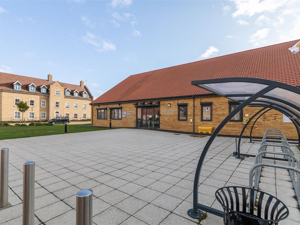 1 bed flat for sale in The Mowbrays, Stotfold SG5, £199,999