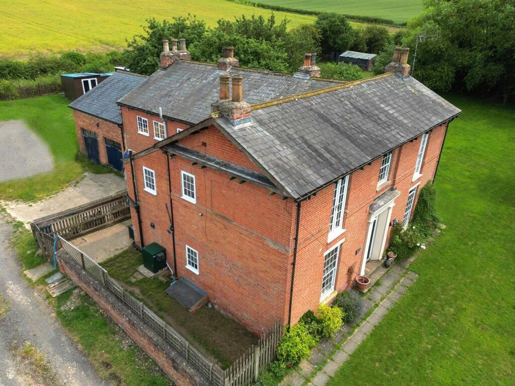 6 bed farmhouse for sale in Great North Road, Markham Moor, Retford DN22, £795,000