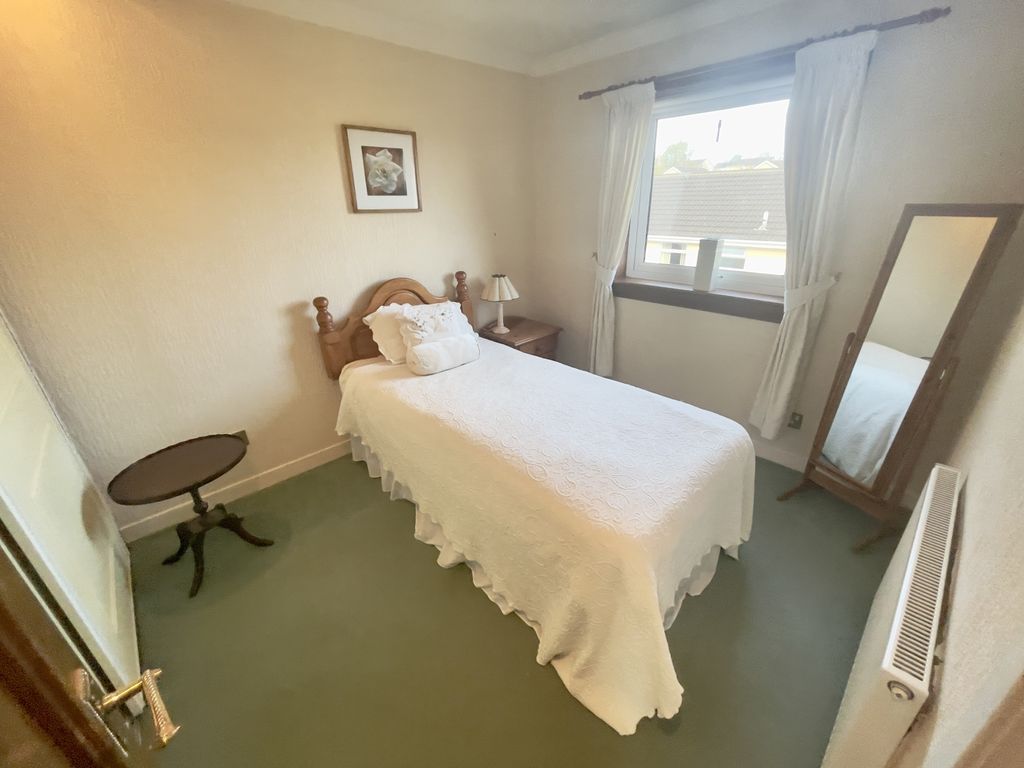 2 bed flat for sale in Edzell Row, Kilwinning KA13, £79,995