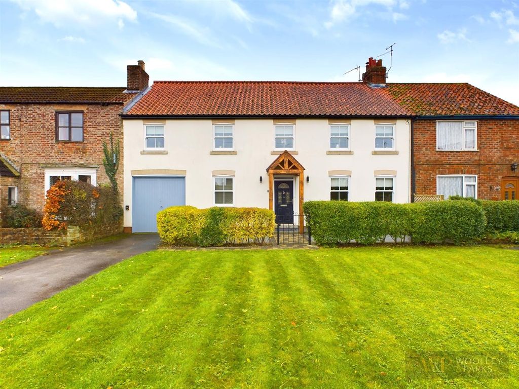 5 bed terraced house for sale in York Road, Little Driffield, Driffield YO25, £500,000