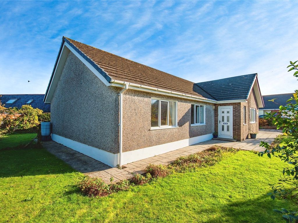 3 bed bungalow for sale in Nursery Close, Tavernspite, Whitland, Pembrokeshire SA34, £310,000