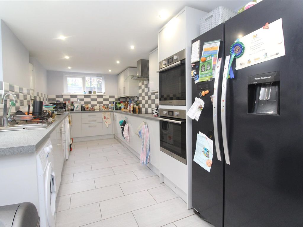 6 bed property to rent in Kingsland Terrace, Pontypridd CF37, £2,100 pcm