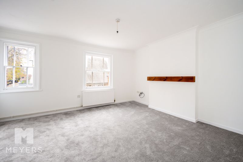 2 bed flat for sale in Town Centre, Ringwood BH24, £230,000