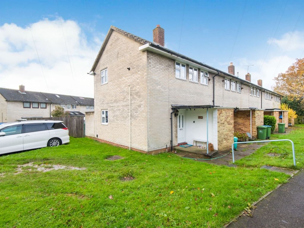 2 bed end terrace house for sale in Yeovil Chase, Southampton SO18, £220,000