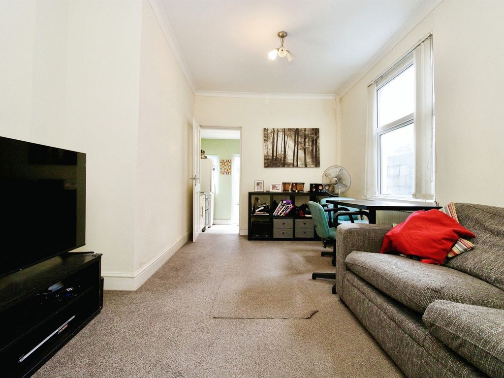2 bed flat for sale in Llandaff Road, Canton, Cardiff CF11, £240,000