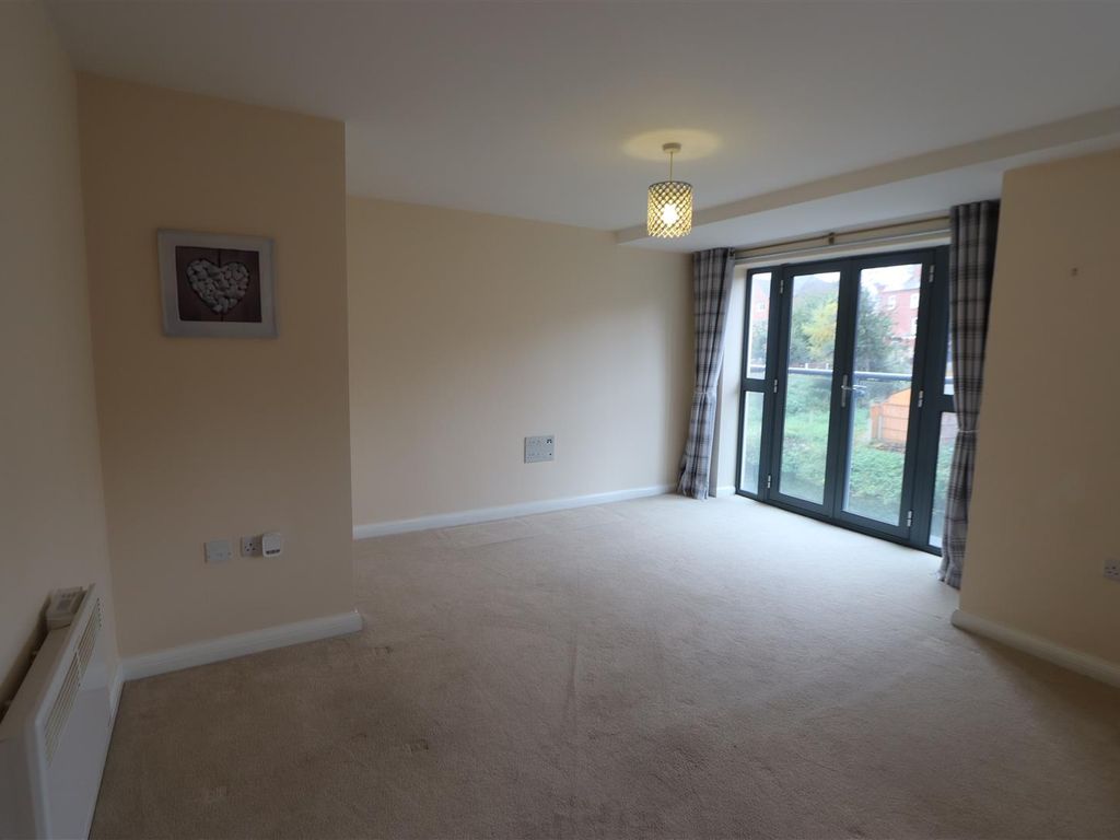 2 bed flat for sale in Castle Locks, Castle Road, Kidderminster DY11, £120,000