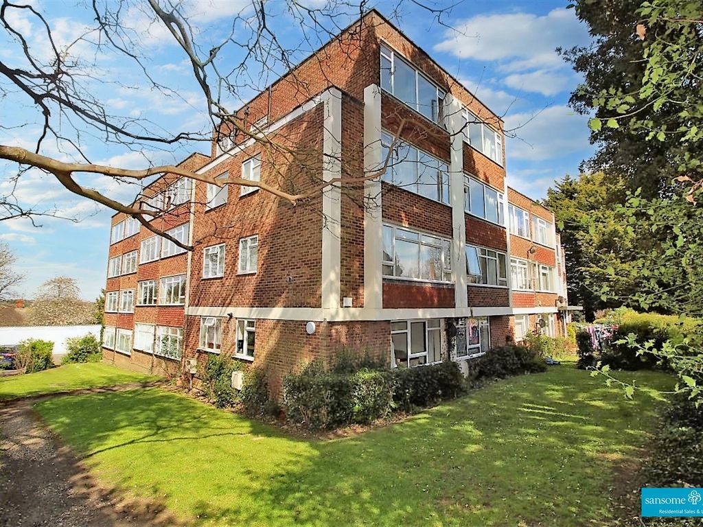 1 bed flat for sale in Prospect Street, Reading RG1, £150,000