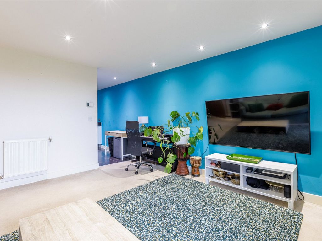 1 bed flat for sale in Nobel Close, Pulse, Colindale NW9, £308,750