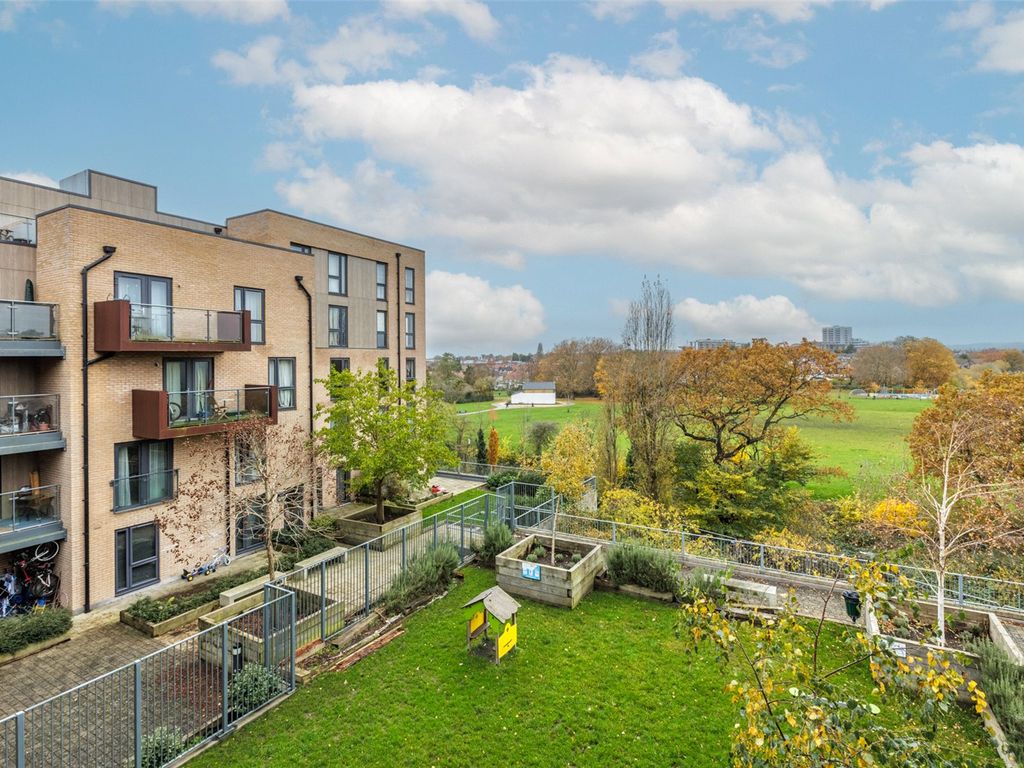 1 bed flat for sale in Nobel Close, Pulse, Colindale NW9, £308,750