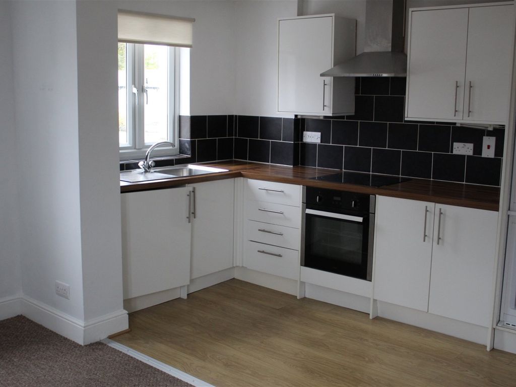 2 bed maisonette to rent in Footscray Road, New Eltham SE9, £1,350 pcm