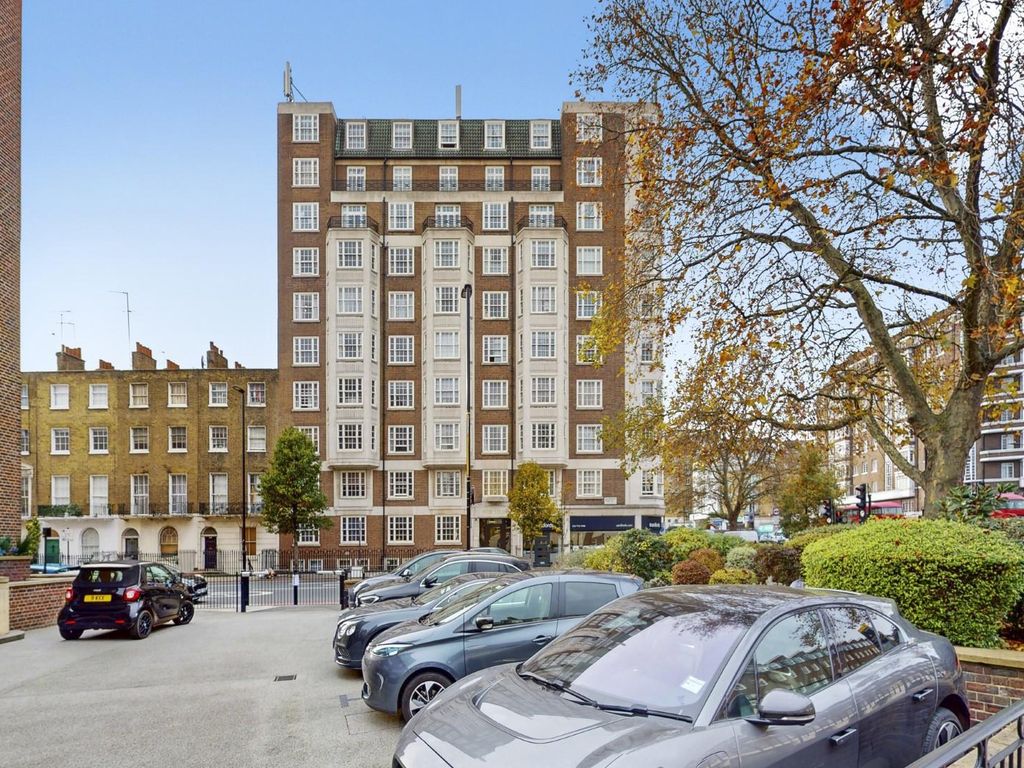 Studio for sale in Ivor Court, Gloucester Place, London NW1, £400,000
