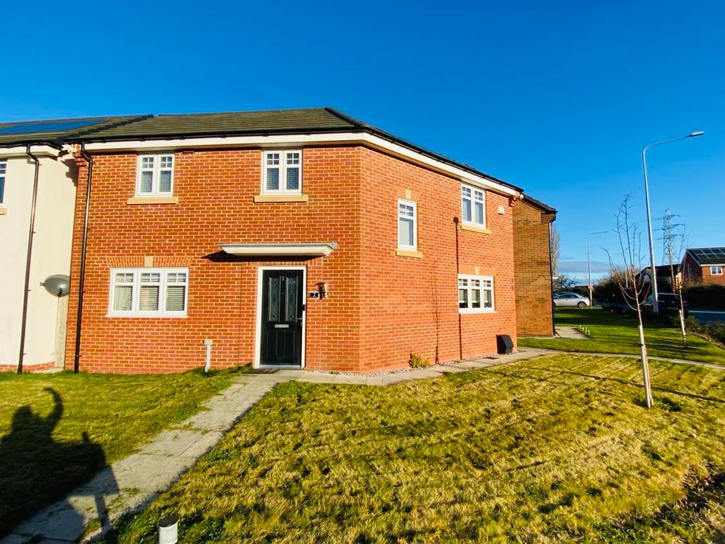 3 bed detached house for sale in Beconsaw Drive, Farington Moss, Leyland PR26, £260,000