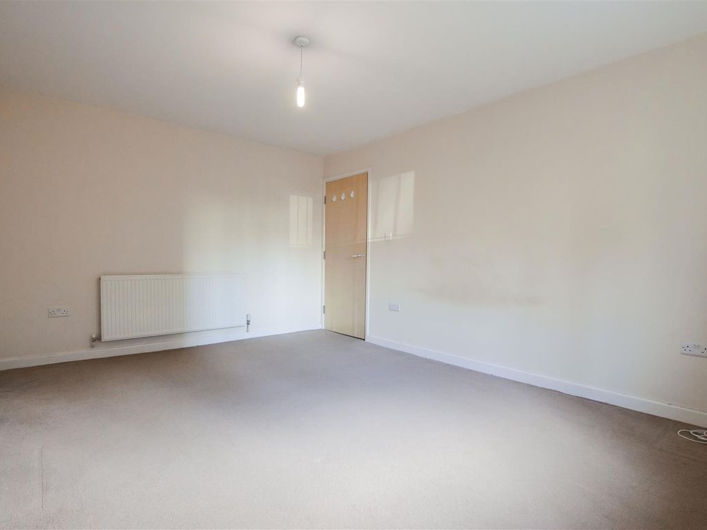 2 bed flat for sale in Imperial Court, Burnley BB12, £74,995