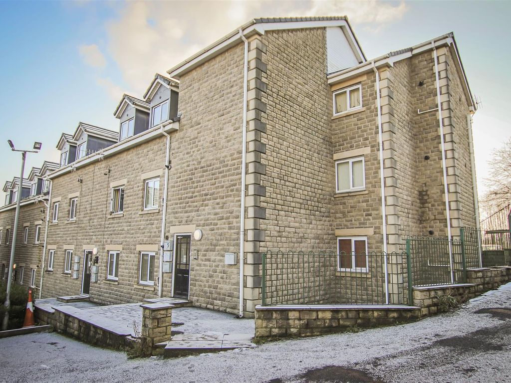 2 bed flat for sale in Imperial Court, Burnley BB12, £74,995