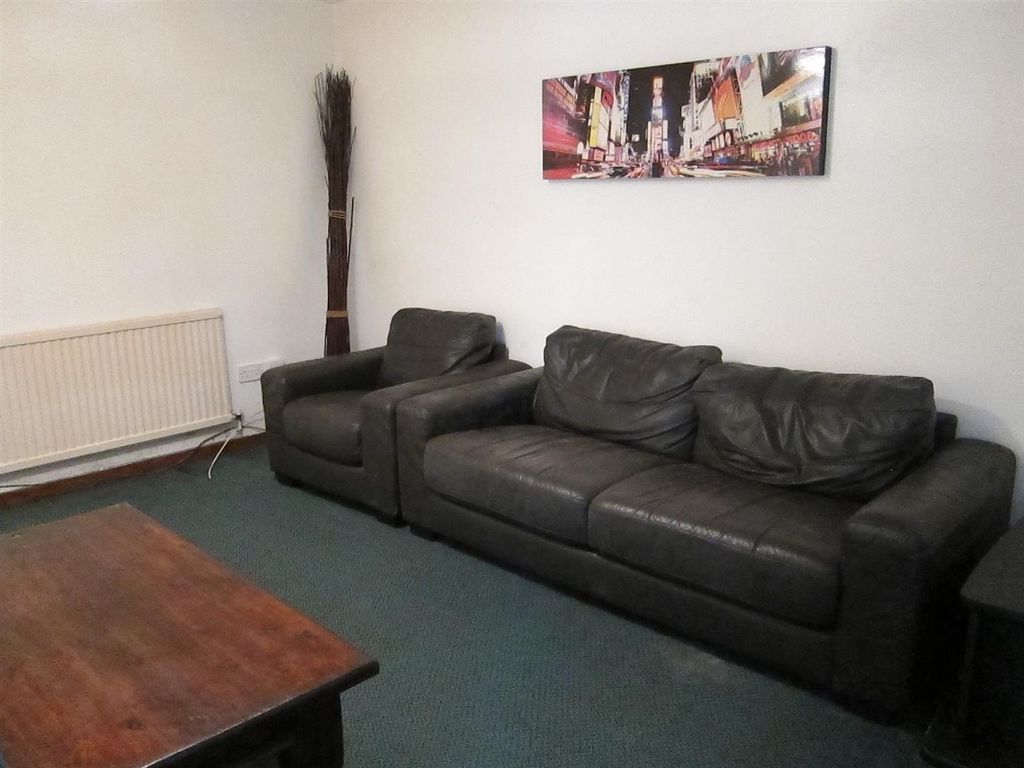 3 bed flat to rent in St. Michaels Avenue, Treforest, Pontypridd CF37, £930 pcm