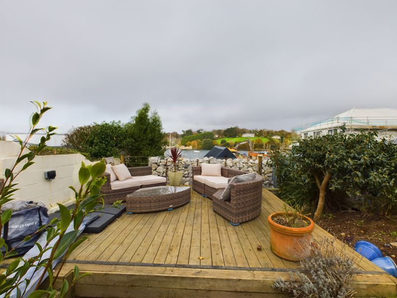 2 bed flat for sale in North Parade, Falmouth TR11, £460,000