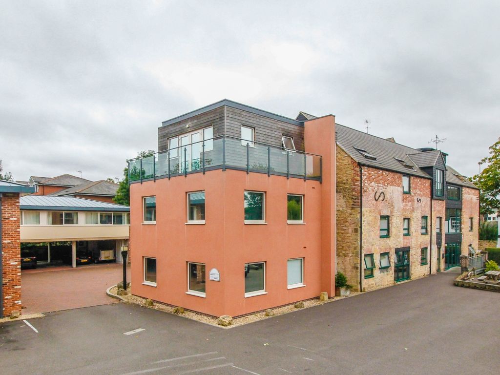 2 bed flat to rent in Mill Street, Oxford OX2, £1,300 pcm