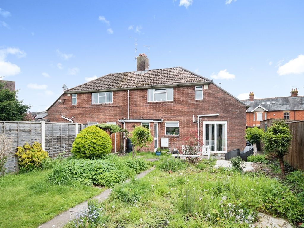 2 bed semi-detached house for sale in Picket Close, Fordingbridge SP6, £307,125