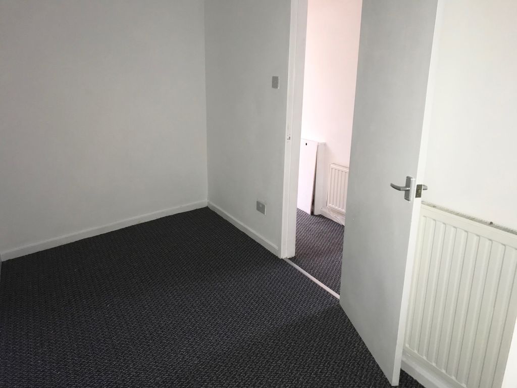 1 bed flat to rent in Whalley Road, Accrington BB5, £400 pcm