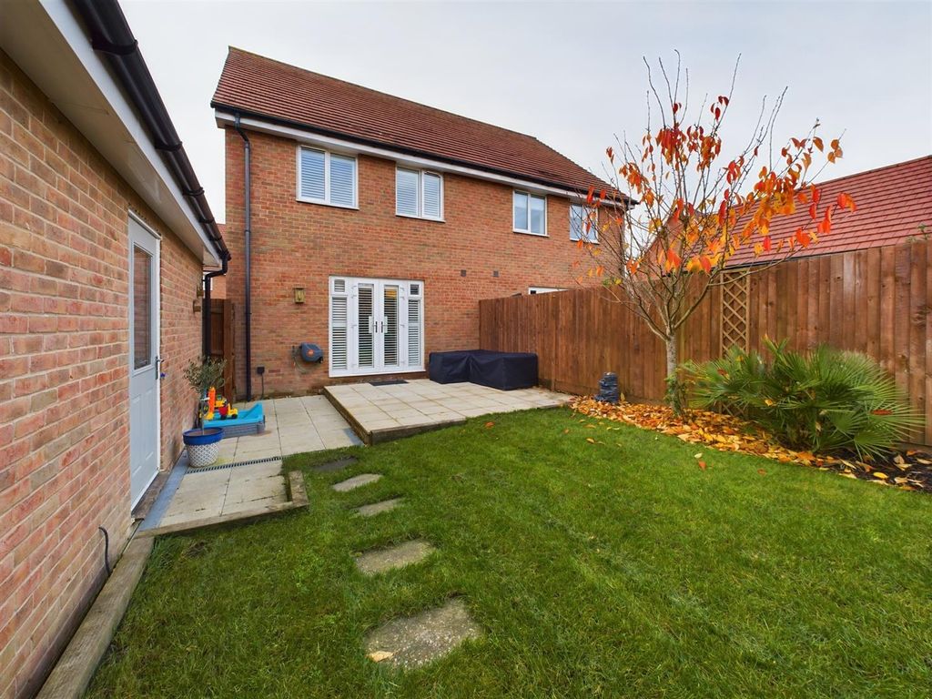 3 bed semi-detached house for sale in Jade Way, Crawley RH10, £435,000